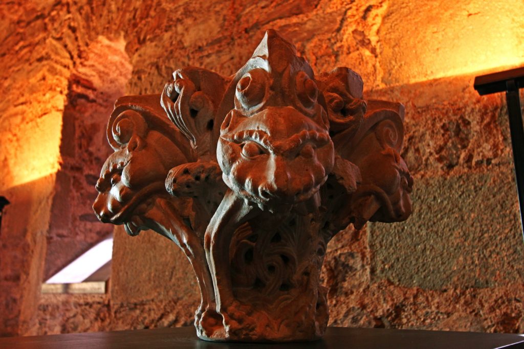 interior de monasterio sant pere de rodas