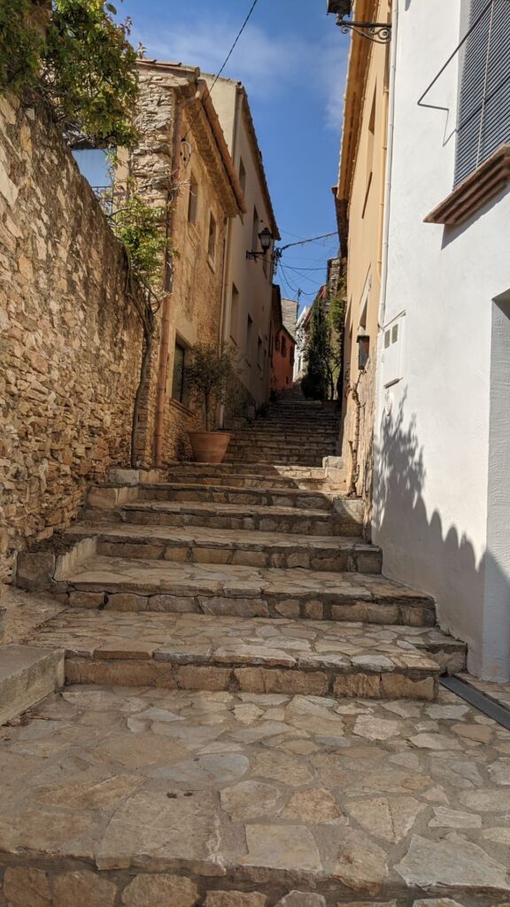 Parcours en vélo électrique à travers les villages médiévaux de la Costa Brava