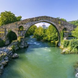 Cangas de Onís et son pont romain