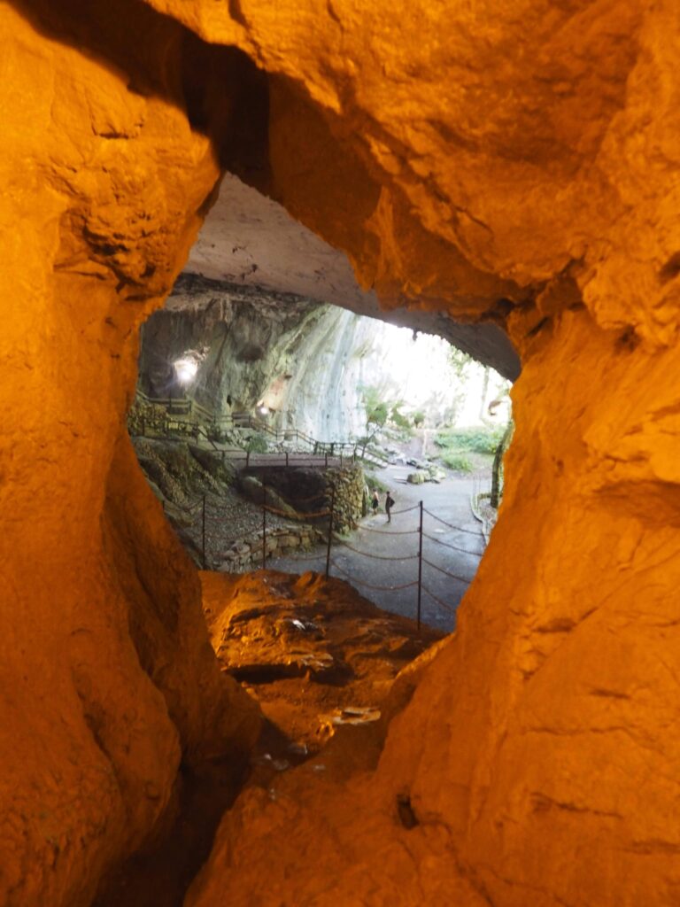 Cuevas de Zugarramurdi y Museo de las Brujas