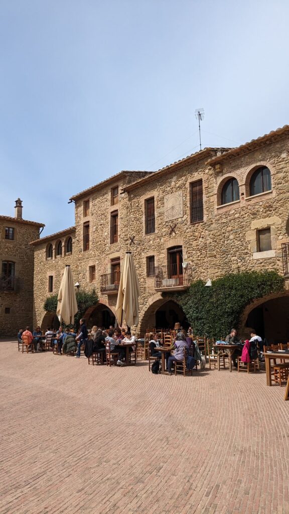 Parcours en vélo électrique à travers les villages médiévaux de la Costa Brava