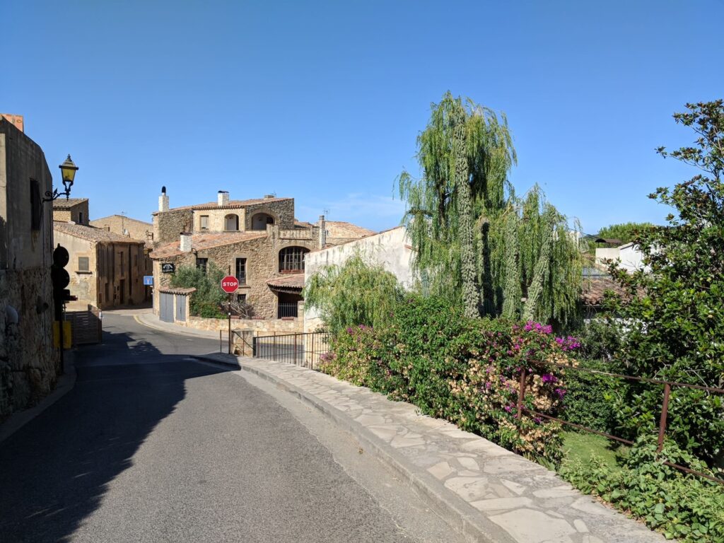 Parcours en vélo électrique à travers les villages médiévaux de la Costa Brava