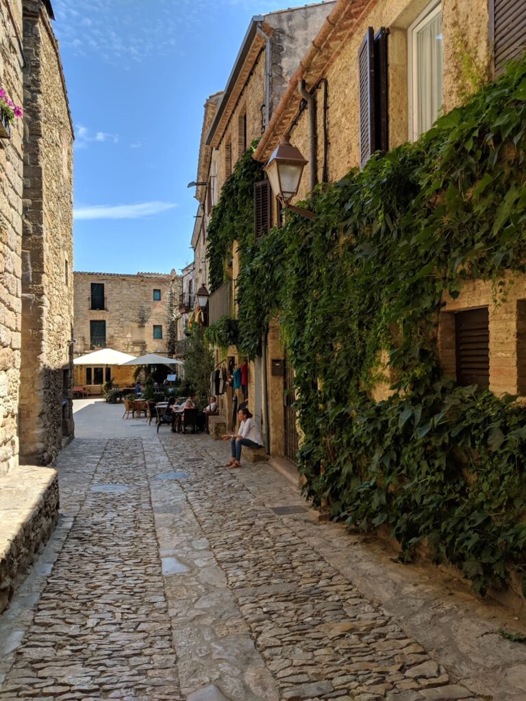 Parcours en vélo électrique à travers les villages médiévaux de la Costa Brava