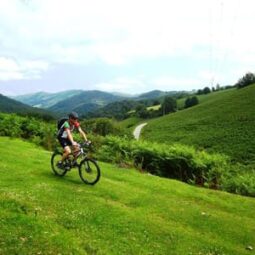 tour en bicicleta por el valle de la burunda