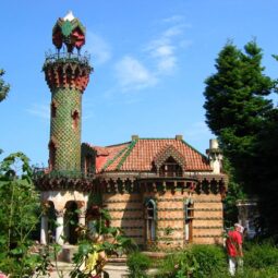 el capricho de gaudí - comillas